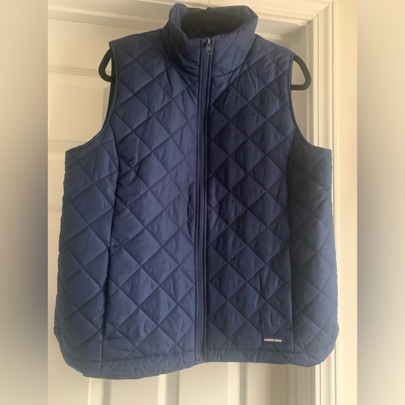 NWOT Lands’ End Quilted Puffer Vest - Picture 2 of 5